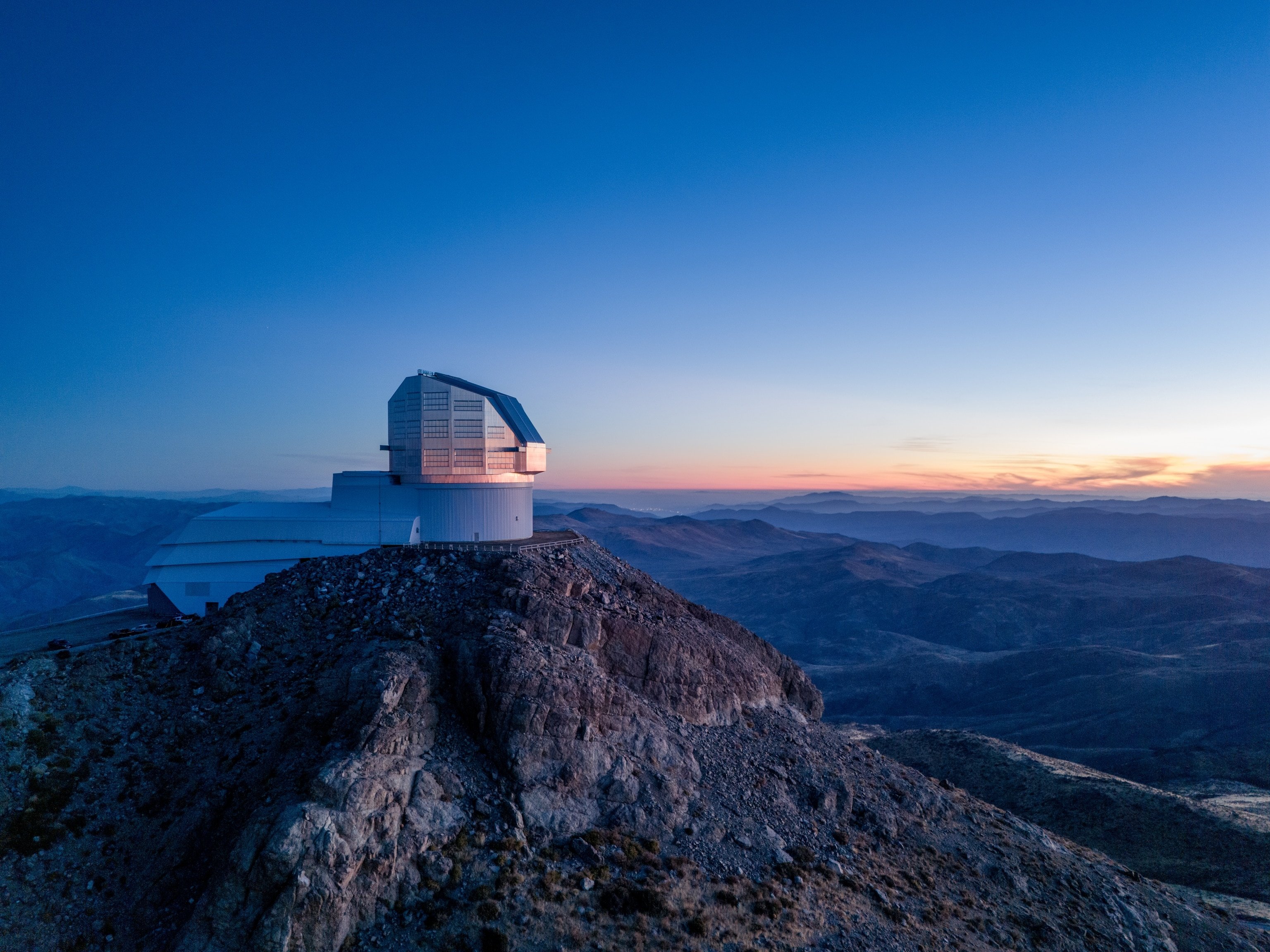Title Image of Talk Hunting for strongly lensed supernovae with the Vera Rubin Observatory